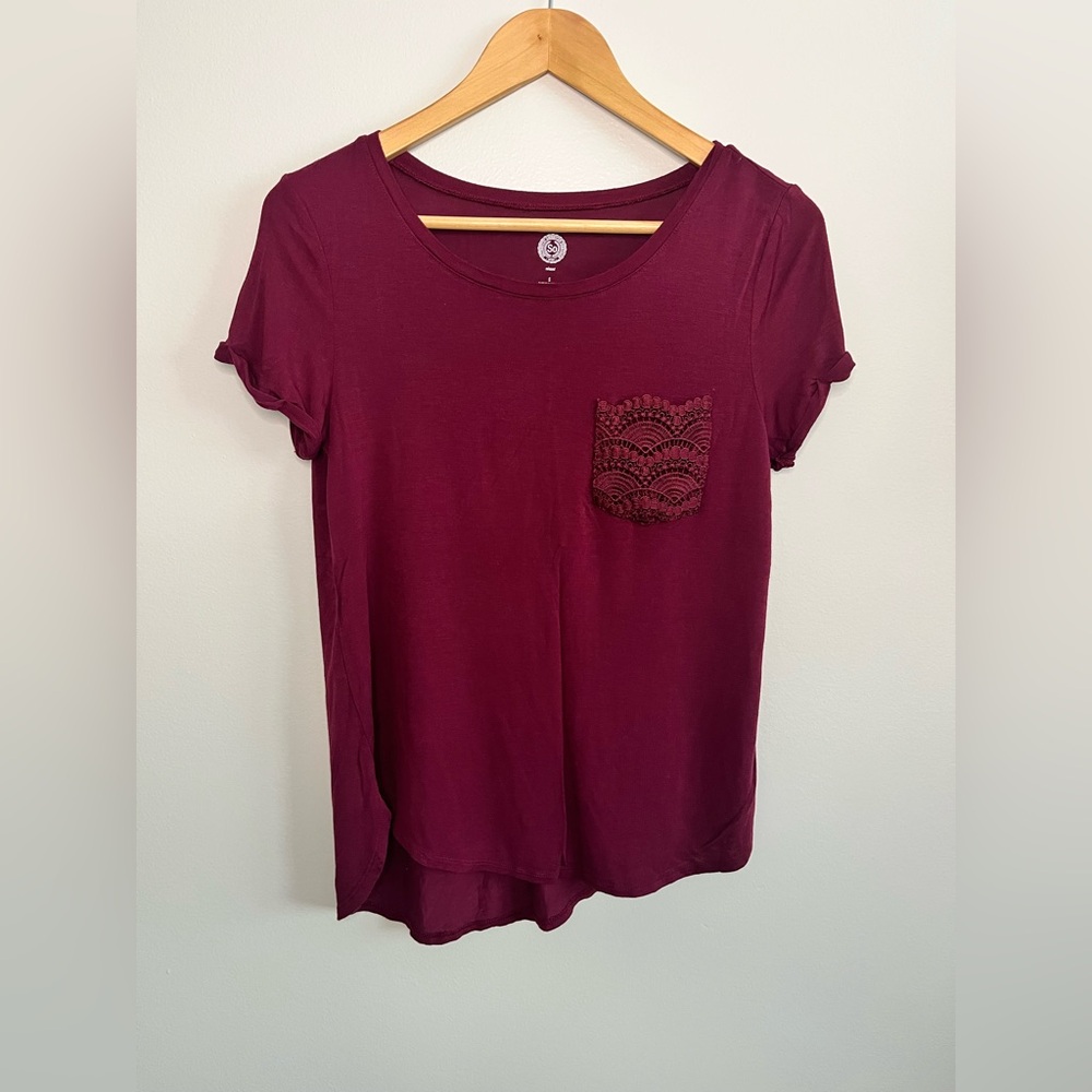 SO Wine Crochet Pocket Tee